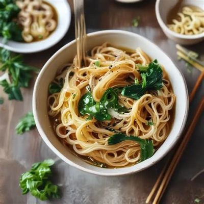  葱油拌面: スルスルと滑らかな麺に、香ばしさとコクが織りなす至福の味わい！